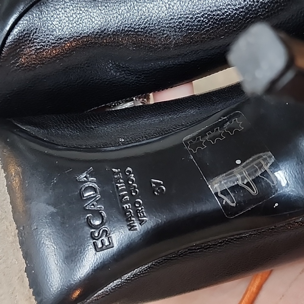 ESCADA point toe pumps - Picture 6 of 11